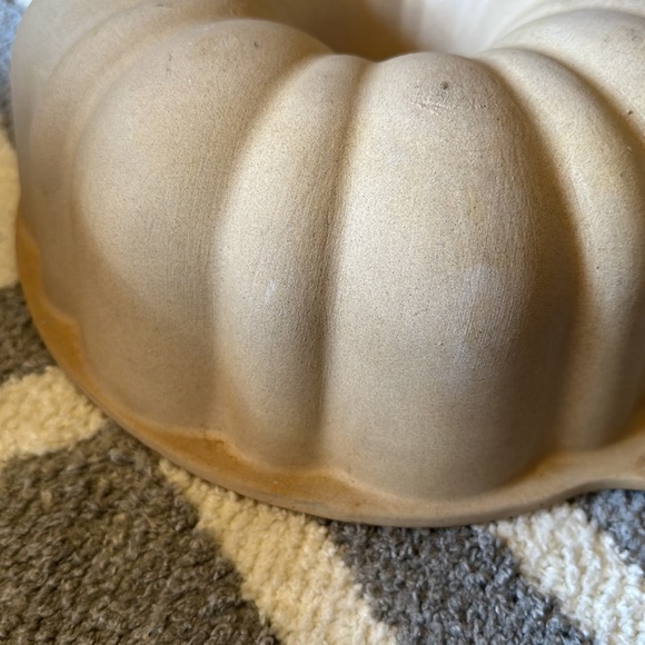 The Pampered Chef Bundt Pan - Picture 10 of 11